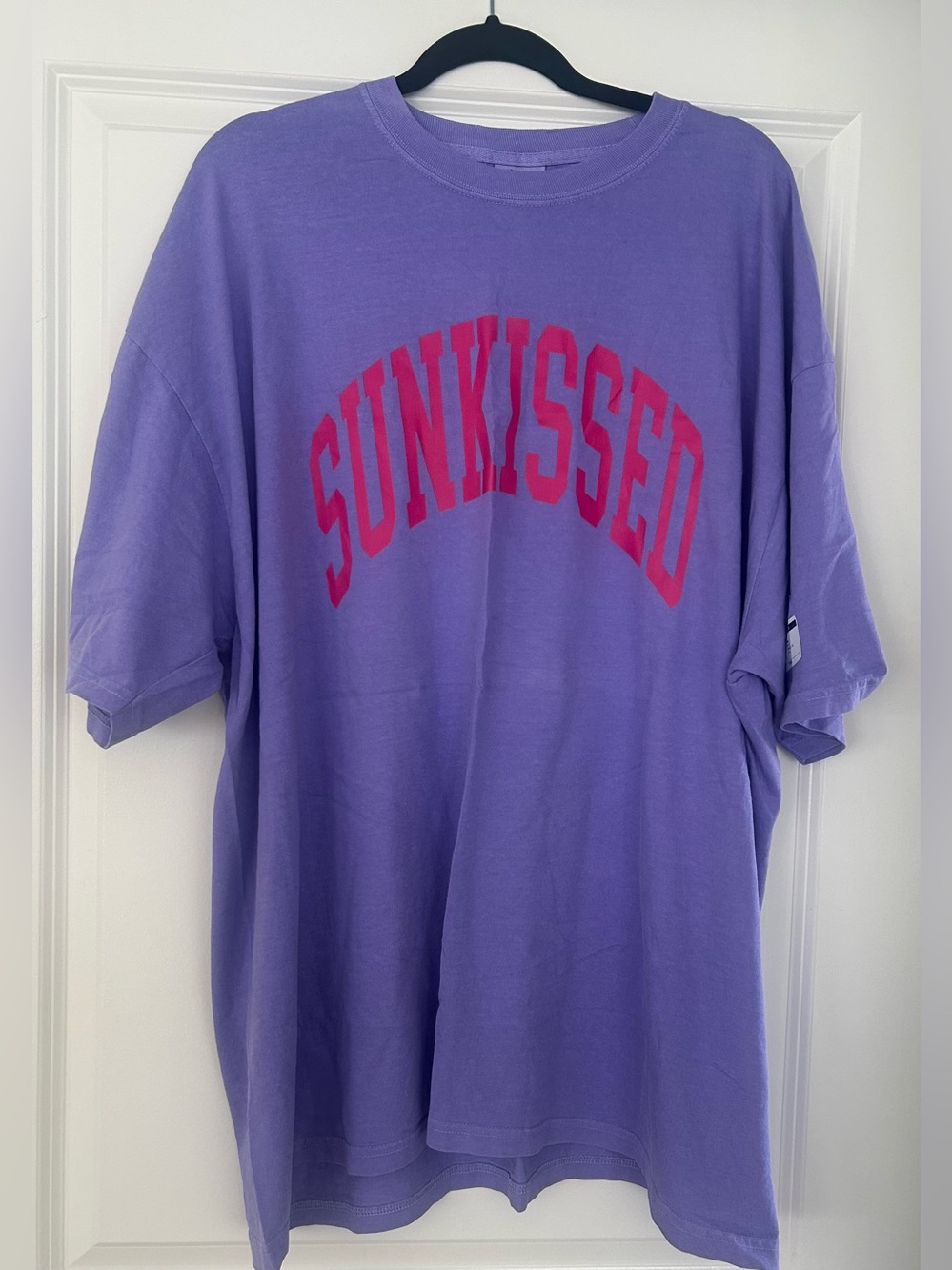 NWT✨ "Sunkissed" Graphic Tee
